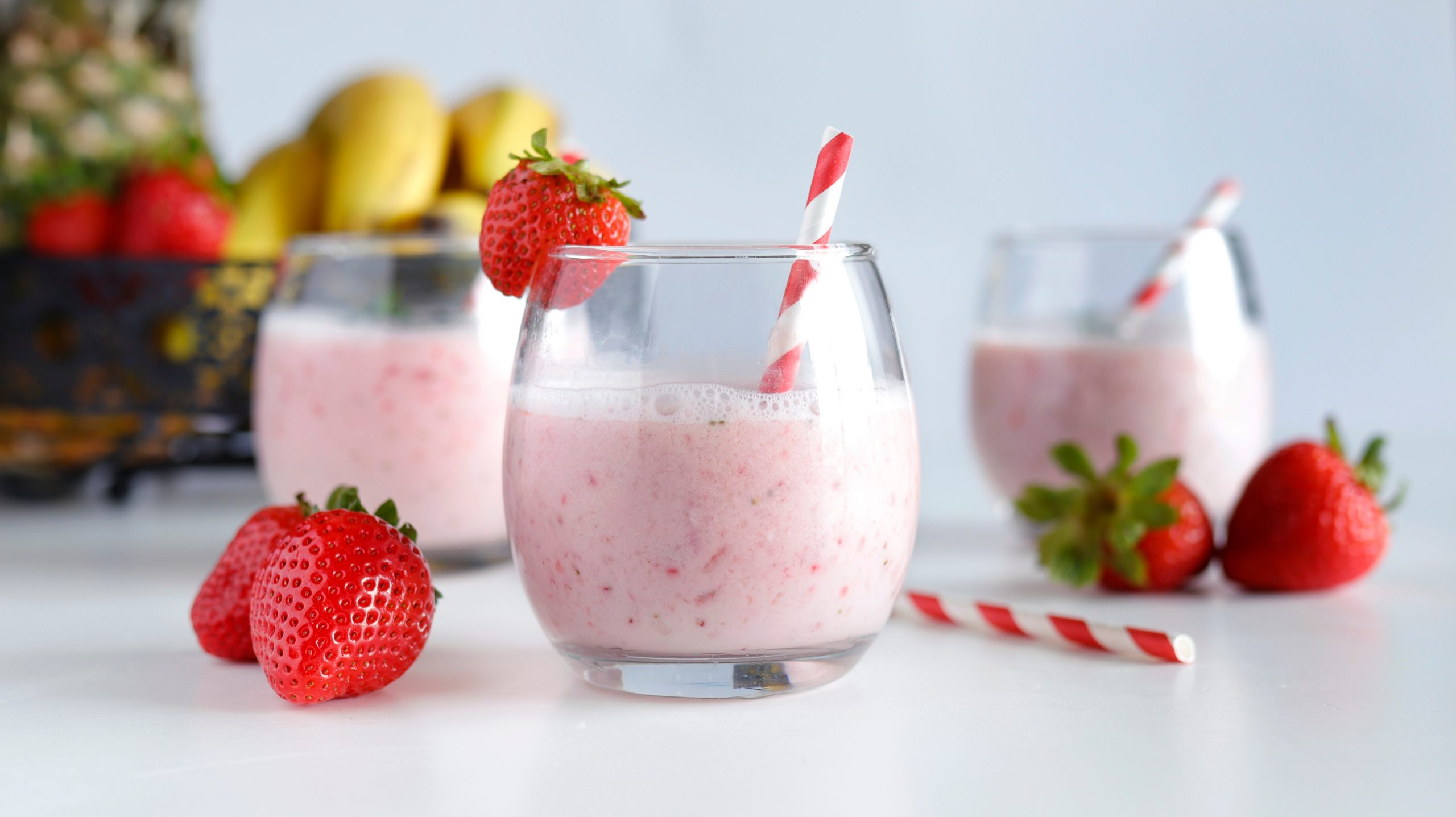 strawberry-smoothie-2022-03-06-07-17-47-utc
